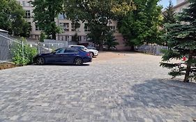 SLEEPWELL NOWY ŚWIAT - wejście przez dziedziniec - brama Ordynacka 14